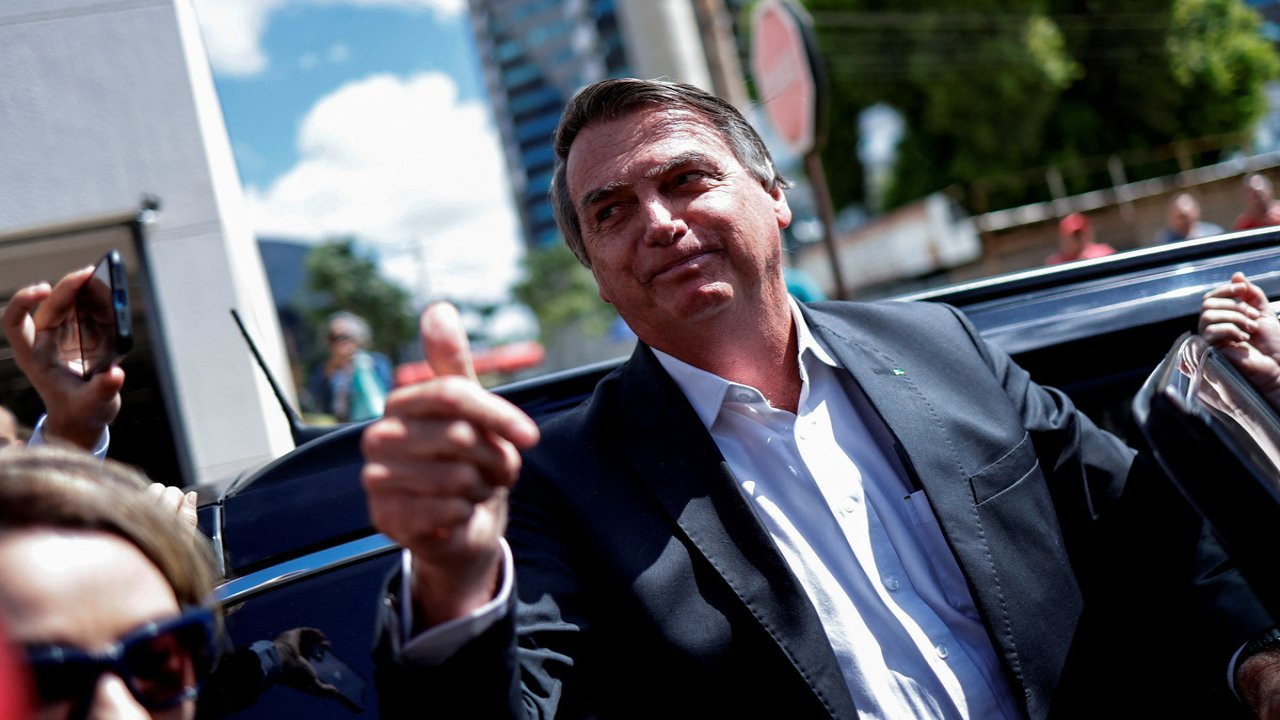 Aşırı sağcı Bolsonaro polise ifade verdi