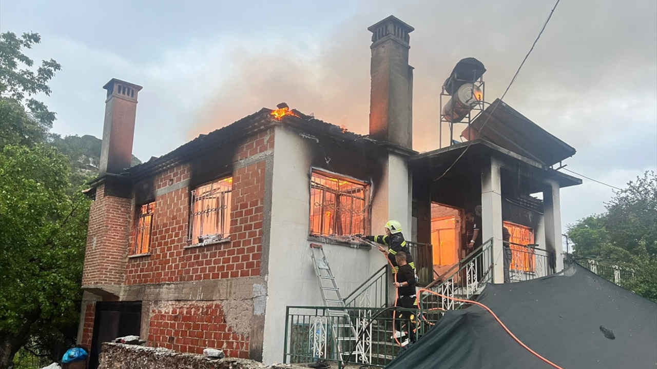Muğla'da yangın: İki ölü