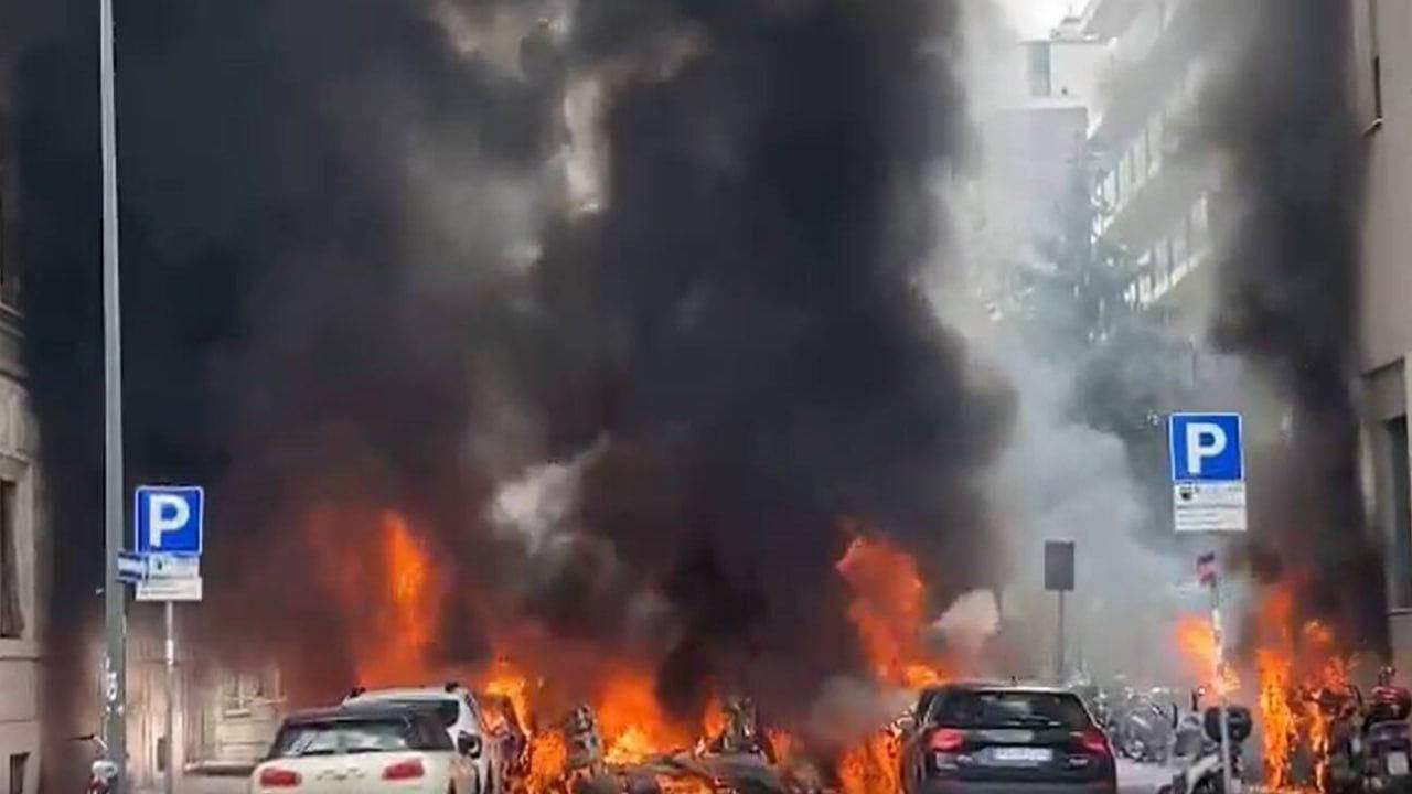 Milano'da oksijen tüpü yüklü kamyonet patladı, şoför hafif yaralı