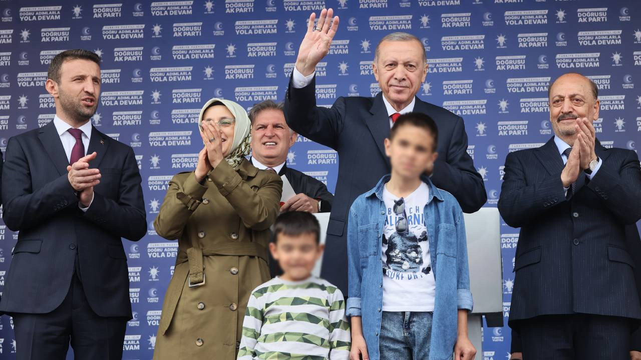 Erdoğan'ın mitinginde Muharrem İnce seçmenine çağrı: Sizin yeriniz şantajcıların, kasetçilerin, montajcıların yanı değil