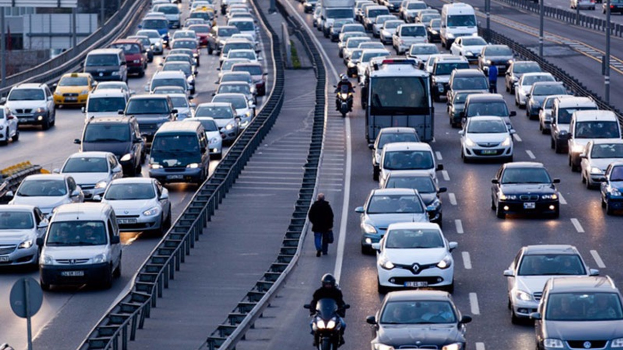 Trafikte tartıştığı kişinin kulağını ısırarak kopardı