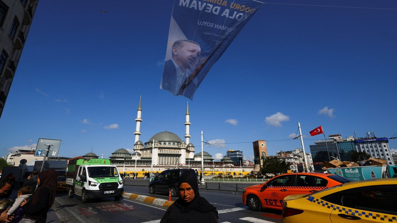 HRW'den 14 Mayıs uyarısı: Seçimlerin bütünlüğü sosyal medyanın erişilebilir olmasına bağlı