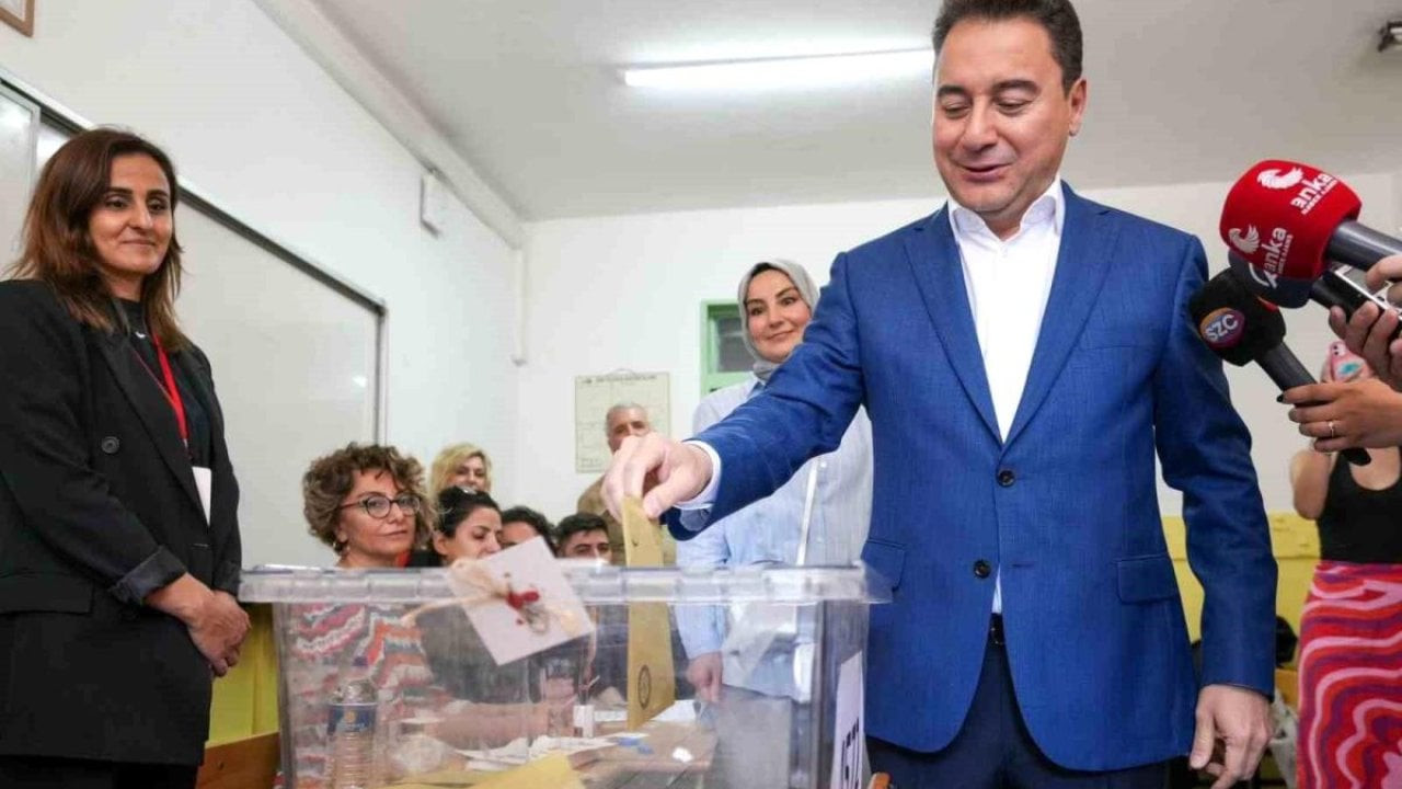 Ali Babacan oyunu kullandı: Genel başkanlarla 21:00'de CHP Genel Merkezi'ne gideceğiz