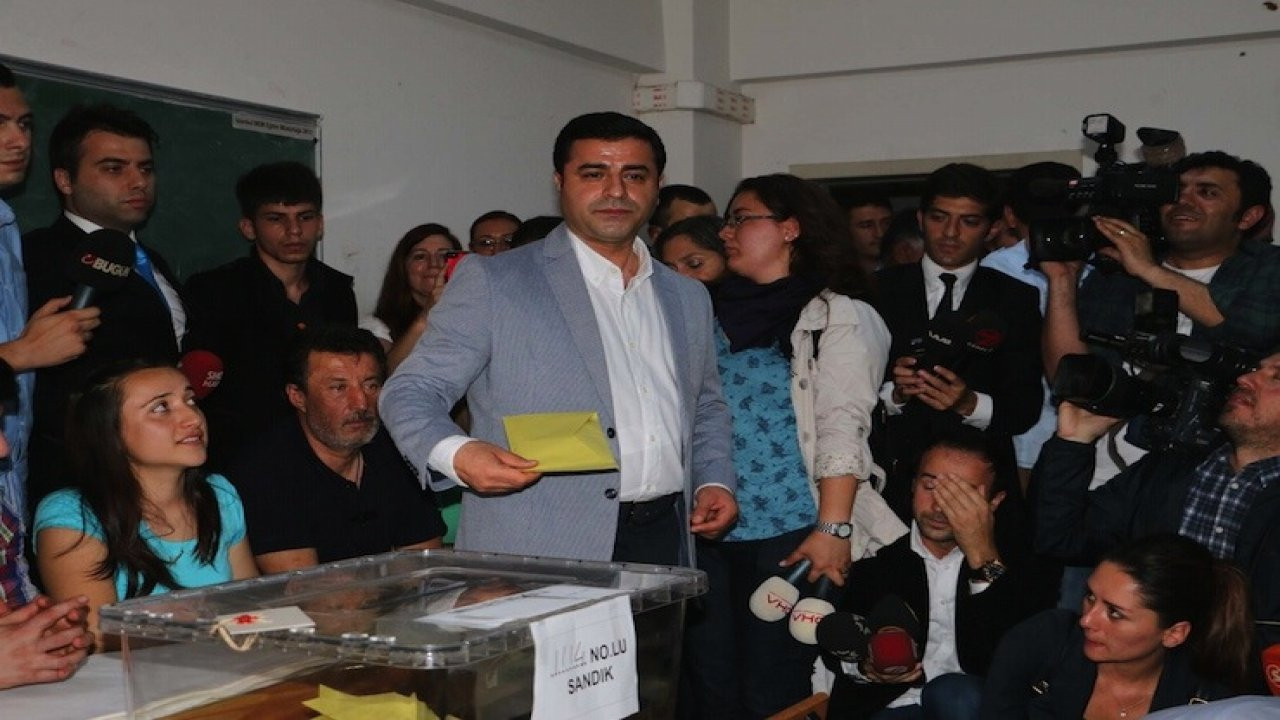 Selahattin Demirtaş cezaevinde oyunu kullandı: 'Ben oyumu kullandım, ya siz?'
