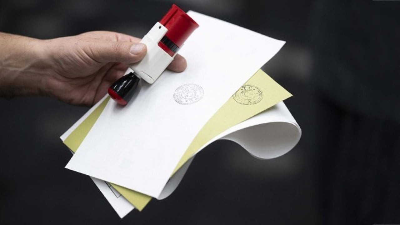 Yeşil Sol Parti ve HDP başkasının yerine oy kullananlar hakkında suç duyurusunda bulundu