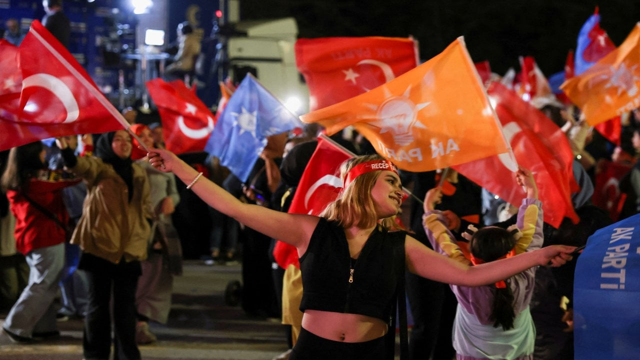 Reuters: Sonuçlar ülkedeki derin kutuplaşmayı yansıtıyor