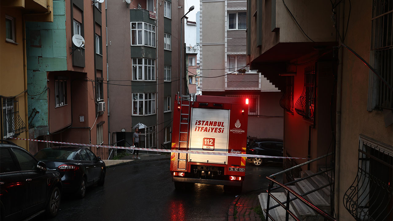 Apartman dairesinde yangın: Üç yaralı