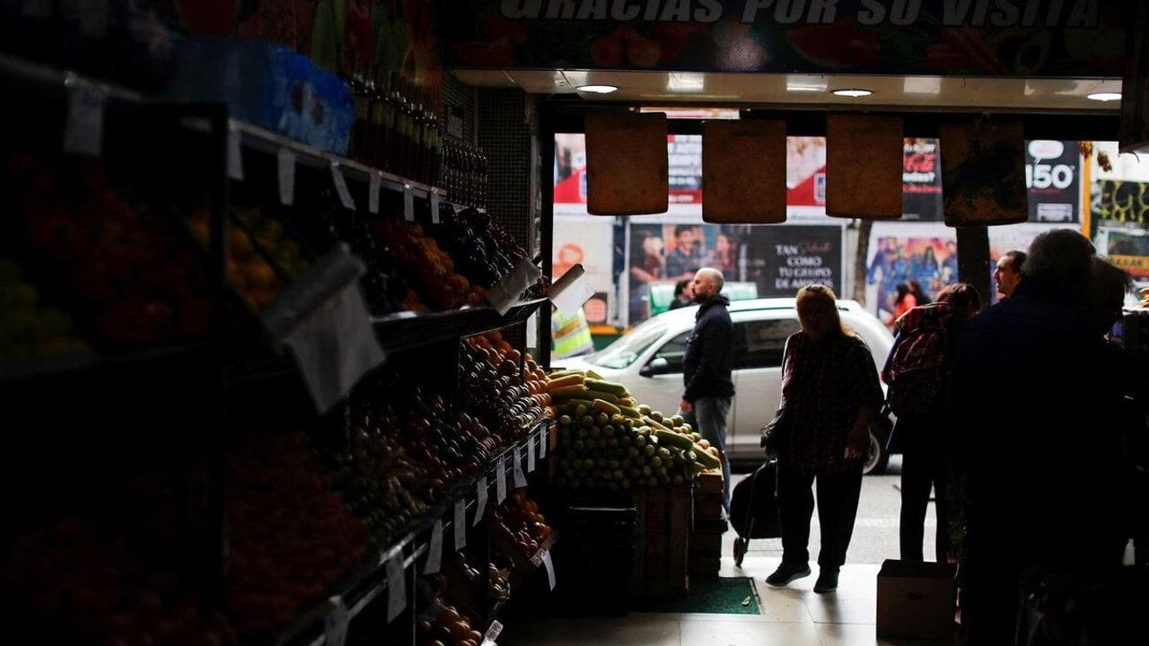 Arjantin'de enflasyon yüzde 100'ü aştı: Artık sadece ayda bir et yiyebiliyoruz