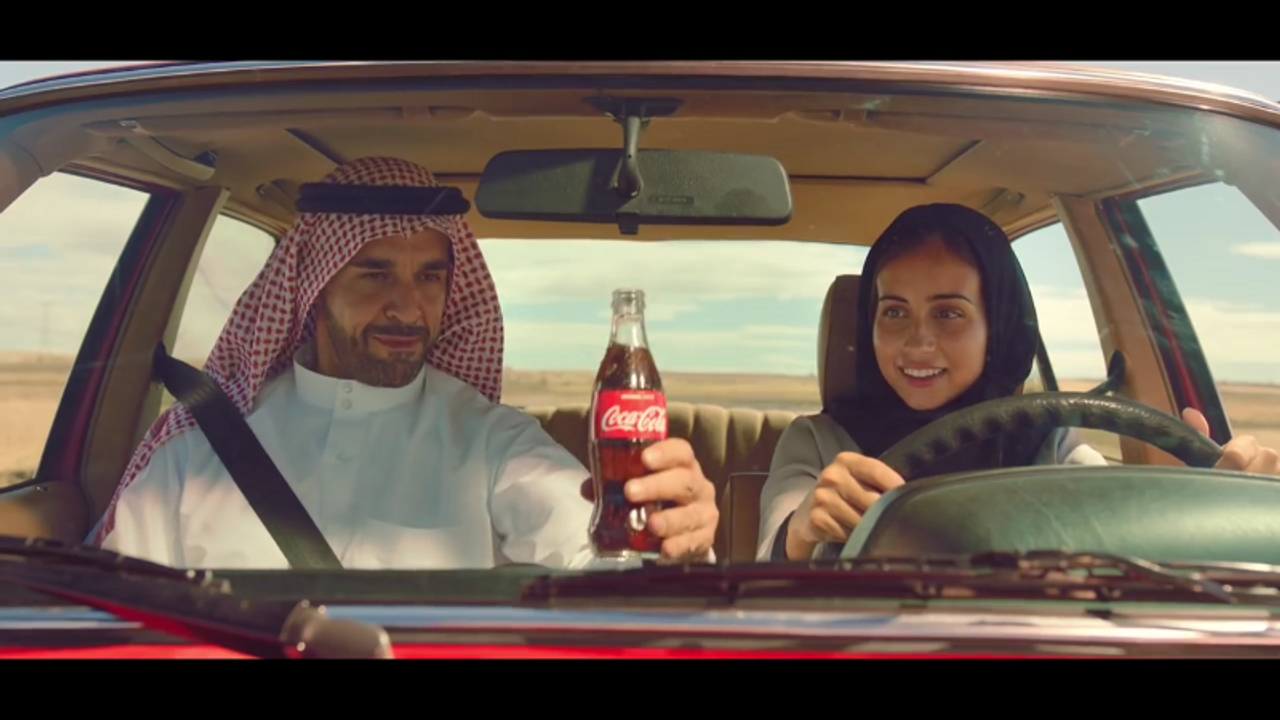 Coca-Cola’dan dikkat çekici reklam