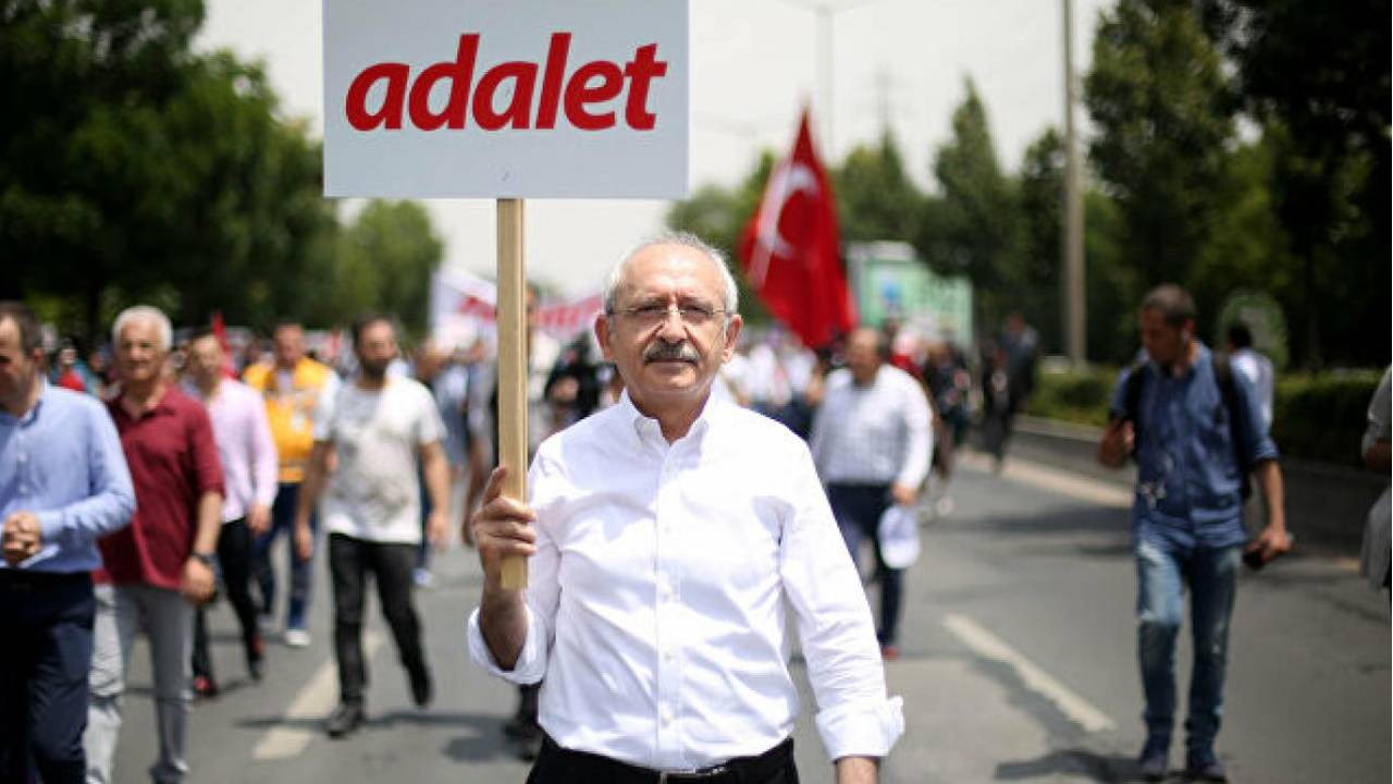 'MİT, Adalet Yürüyüşüʼne katılanları Almanya'dan aldığı casus yazılımla izledi' iddiası