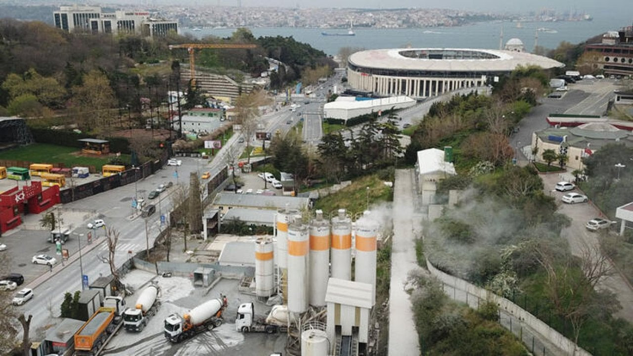 Maçka Parkı'nın yanında beton fabrikası: Oluşan toz katmanına tepki