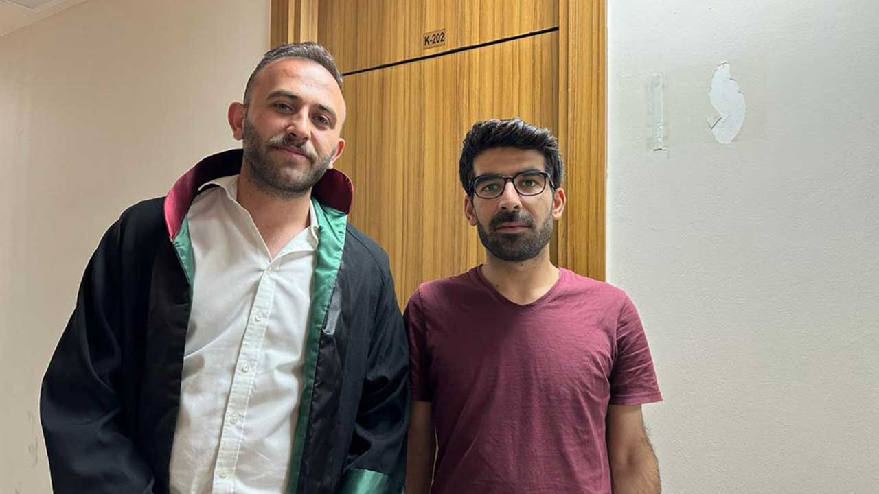 Mükerrer suçlamadan gözaltına alınan gazeteci Akyüz serbest
