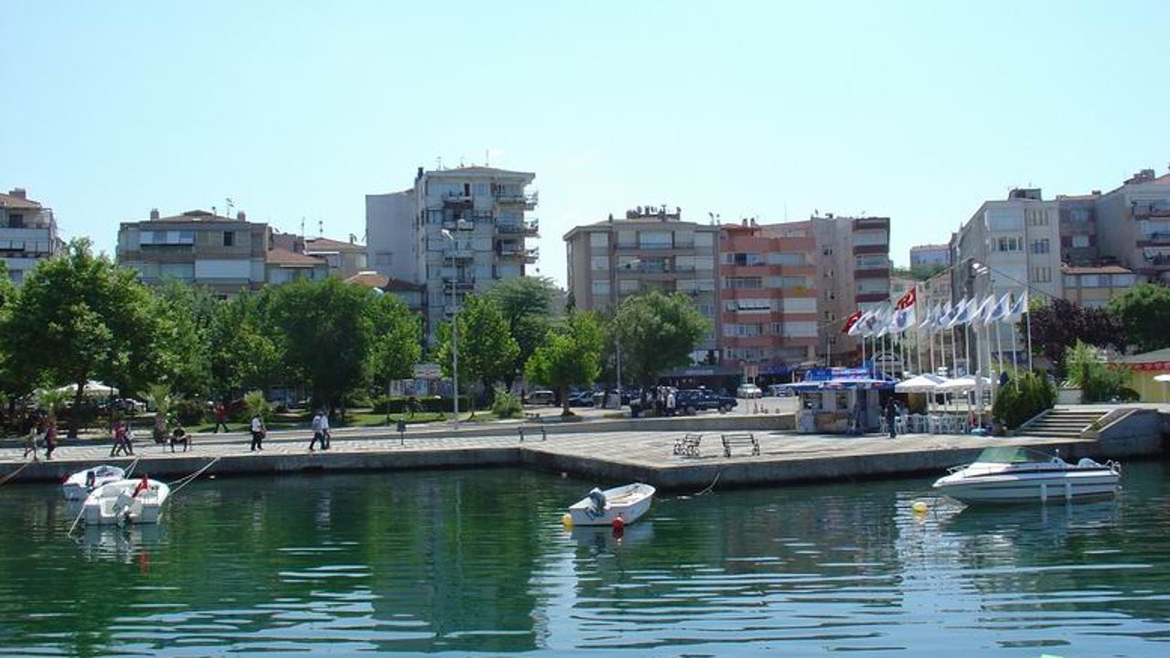 TOKİ, depremi bekleyen İstanbul’da ağaçlandırılacak alanı imara açtı