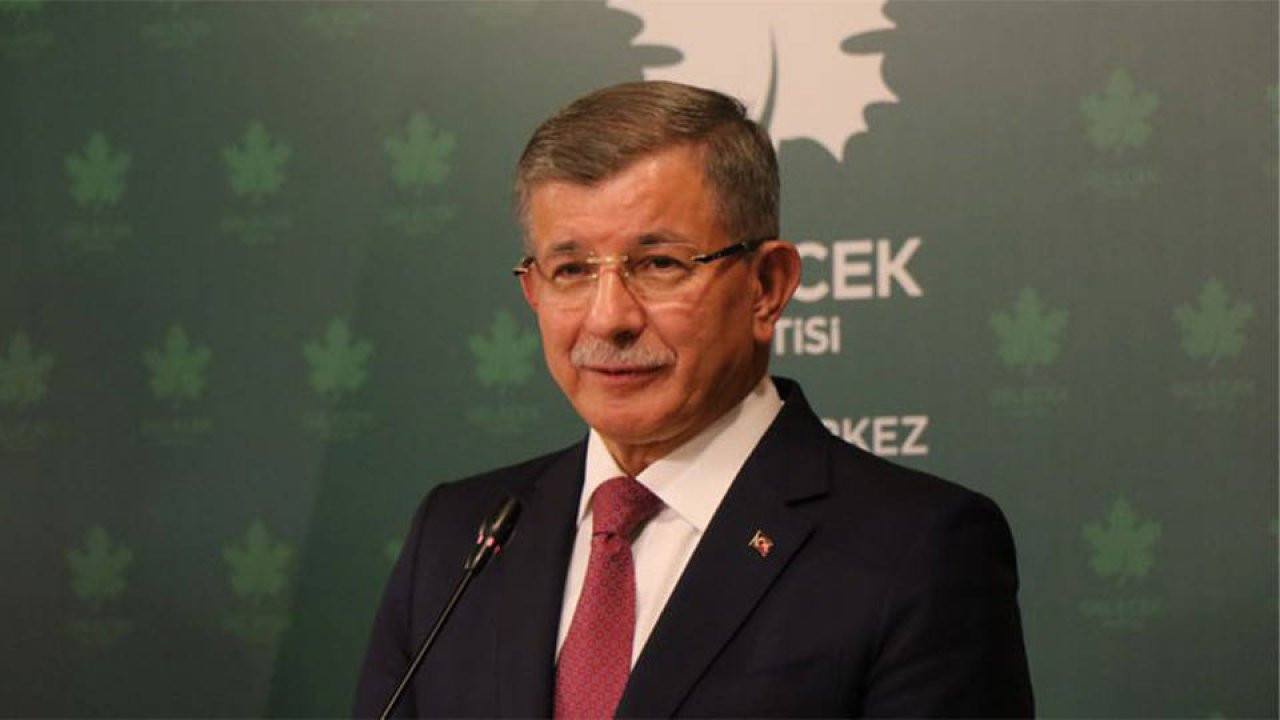 Davutoğlu'ndan kayyım tepkisi: İstanbul'a başka Diyarbakır'a başka kriter olmaz