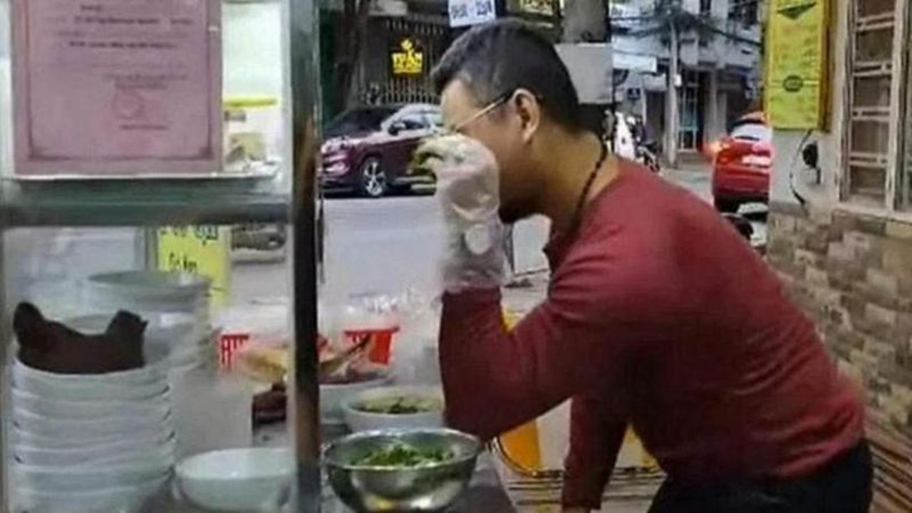 Vietnam'da Nusret'i taklit eden siyasi hicve 5,5 yıl hapis cezası