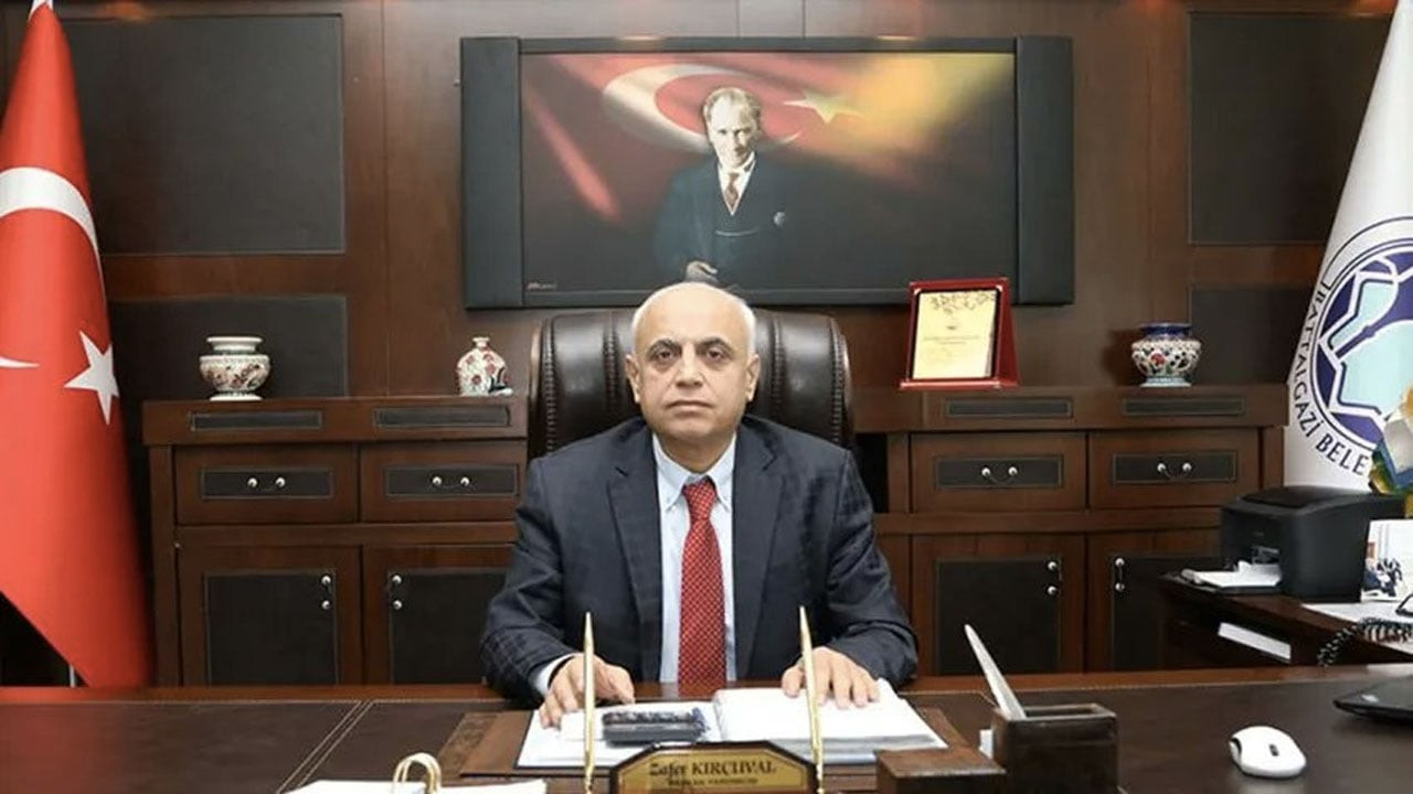 Otelinde 15 kişi ölen AKP'li yöneticiye depremden üç ay sonra tahliye