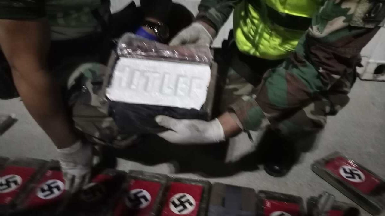 Peru polisi üzerinde Nazi sembolleri bulunan 57 kilo kokain ele geçirdi