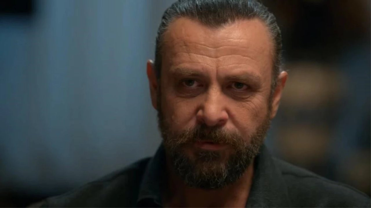 Nejat İşler katılamadığı sezon finaline çelenk gönderdi: Cehennemden sevgiler