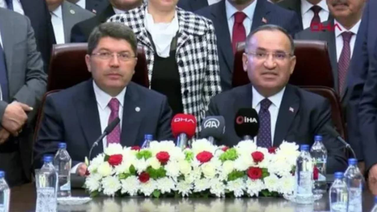 Adalet Bakanlığı'nda devir teslim: Yılmaz Tunç'tan yeni Anayasa mesajı