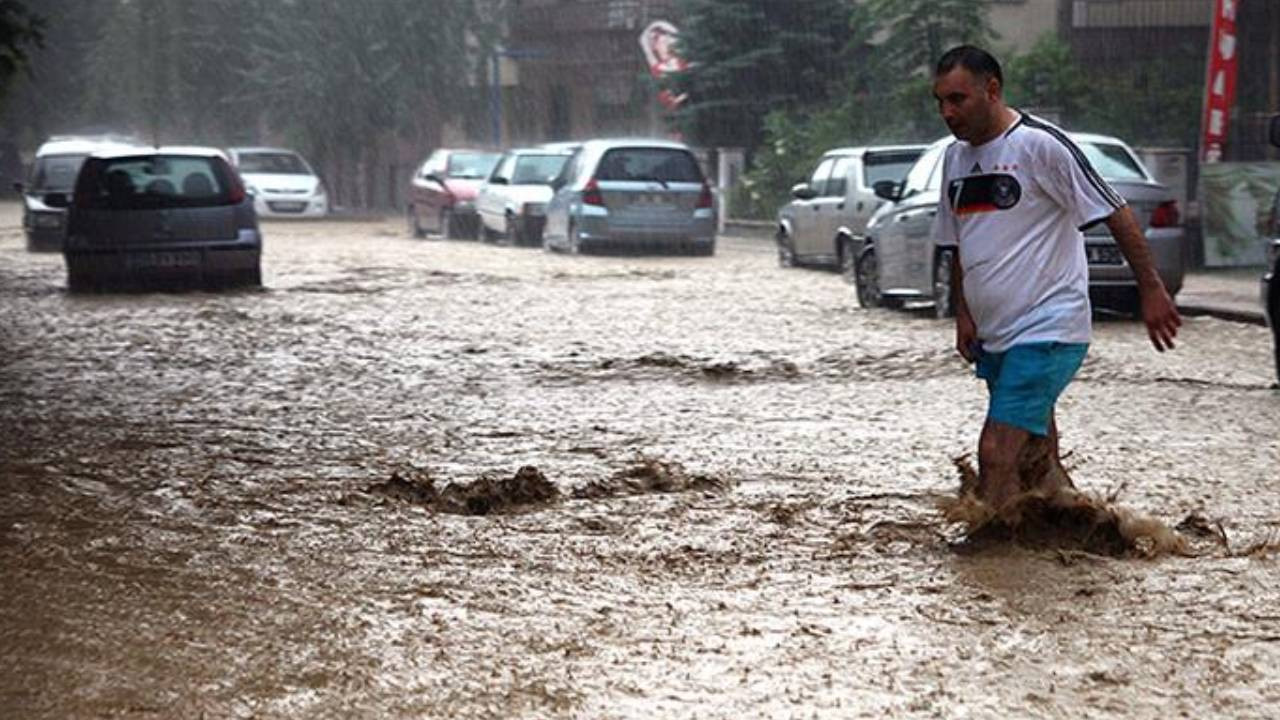 AFAD’dan selin yaşandığı dört il için açıklama: Müdahale ediyoruz