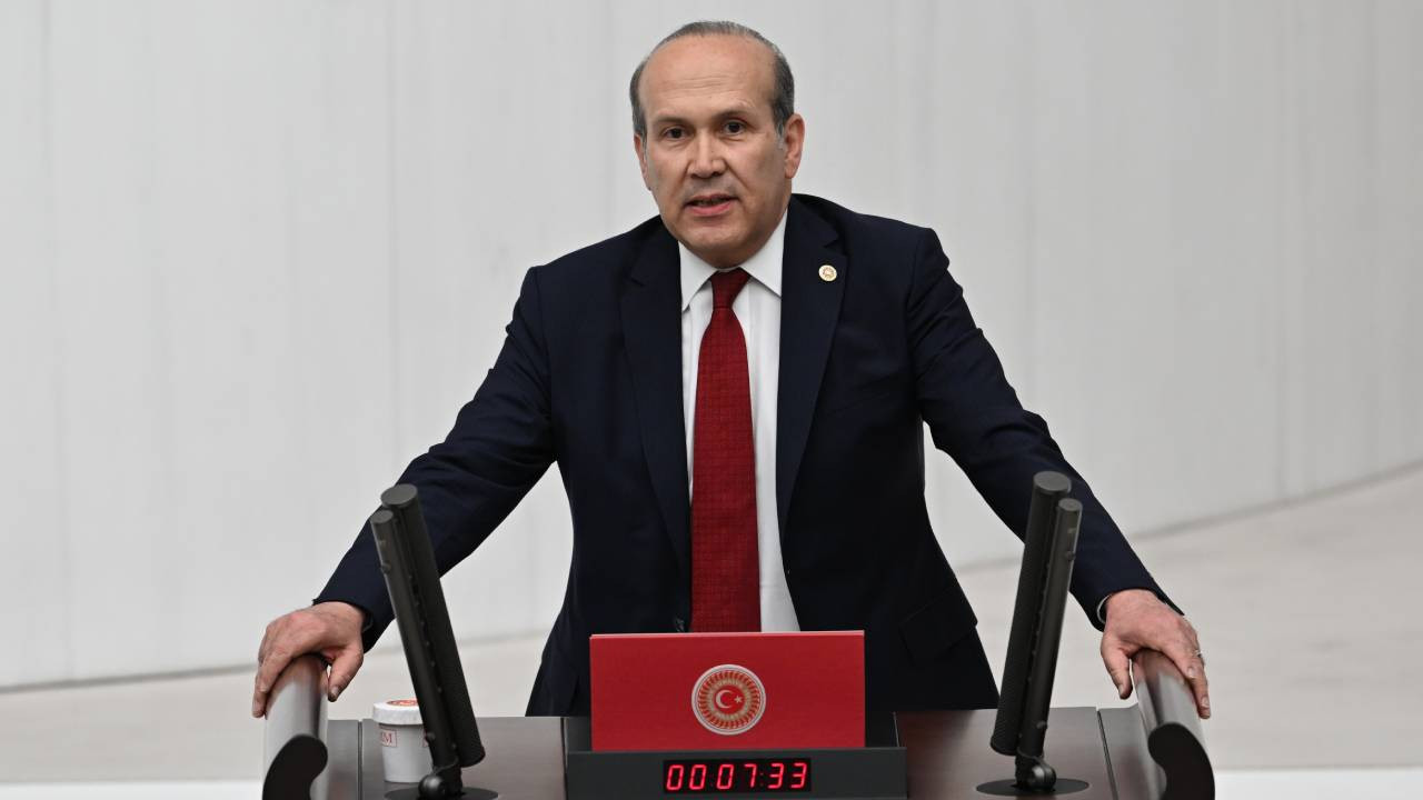 CHP'de Ünal Çeviköz'ün yerine Namık Tan getirildi