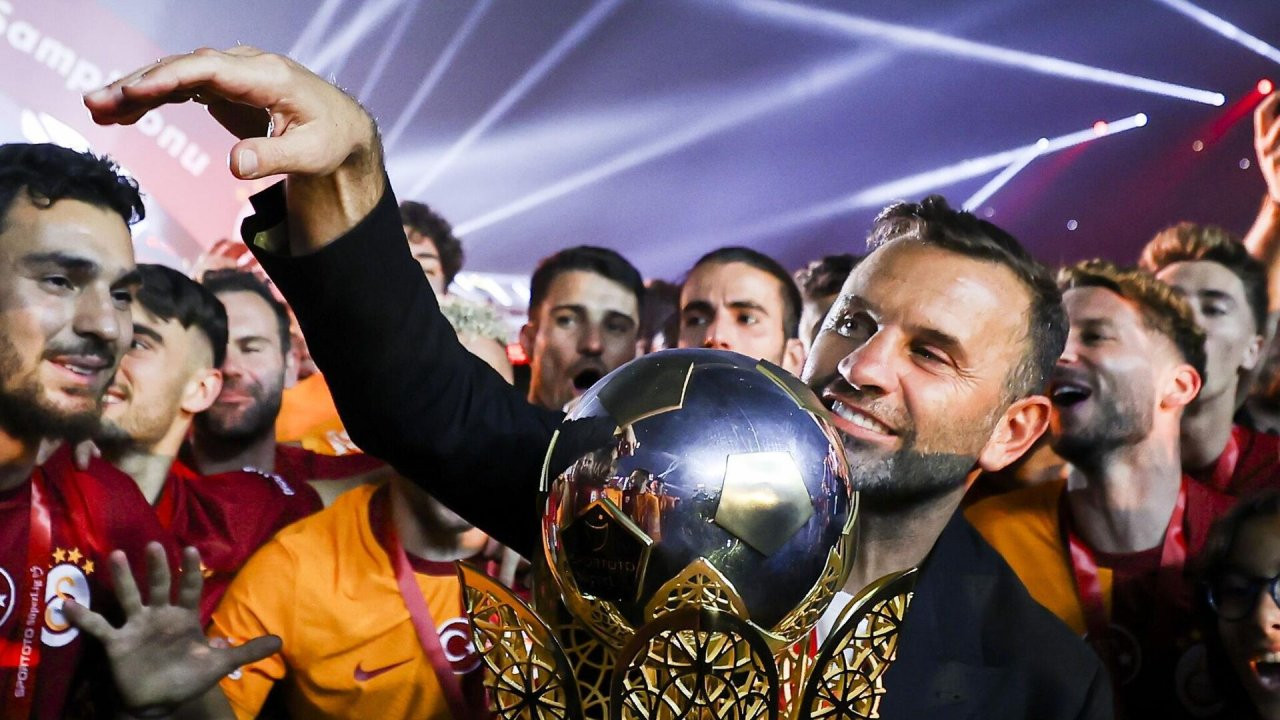 Galatasaray TFF'ye bildirdi: Okan Buruk'un sözleşmesi uzatıldı