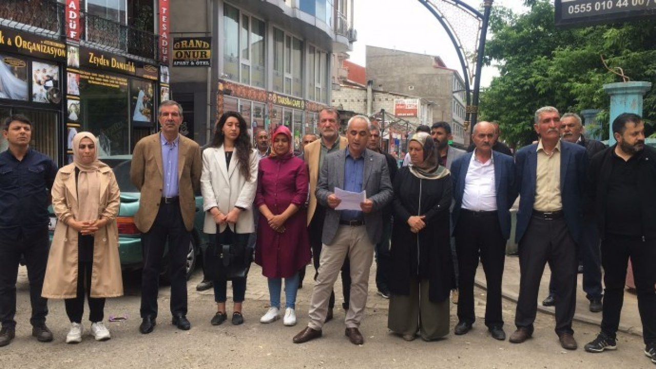 HDP Patnos İlçe Örgütü'nden eş başkanların gözaltına alınmasına tepki: 'Gözaltına alınmaları hukuki değil'