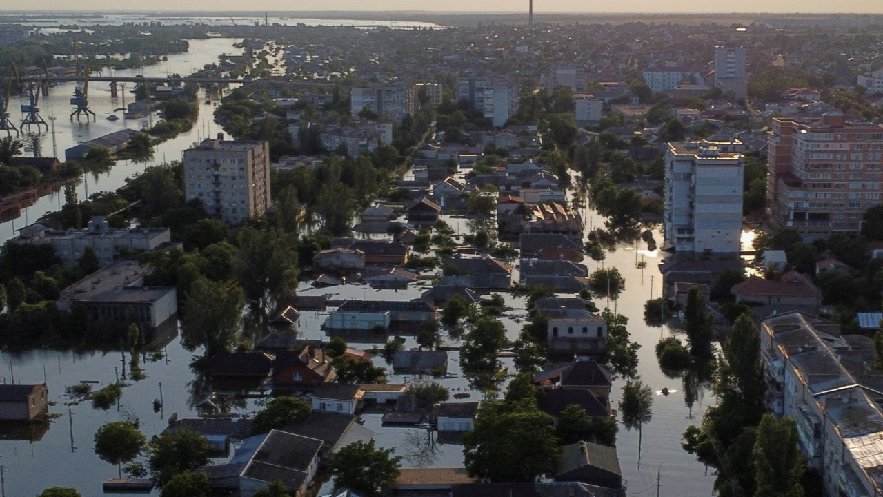 Kahovka Barajı'nın saldırı sonucu yıkıldığına ilişkin kanıtlar artıyor