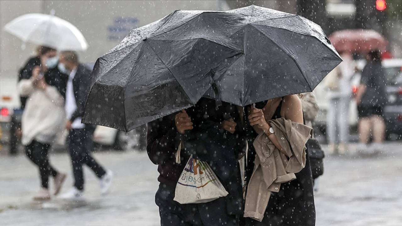 Meteoroloji’den Ege, Akdeniz, İç Anadolu ve Orta Karadeniz için yerel kuvvetli sağanak yağış uyarısı