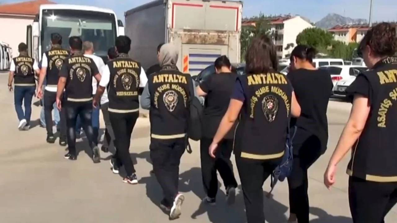 İzinsiz SMA kampanyasıyla vurgun: Toplanan parayla 17 araç, iki arsa, bir daire almışlar