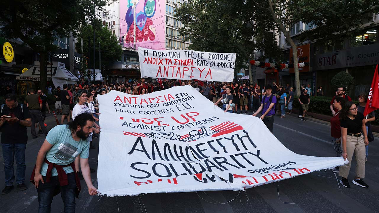 Yunanistan'da göçmen faciasının ardından: Binlerce kişi hükümet ve AB'nin göçmen politikalarına karşı yürüdü