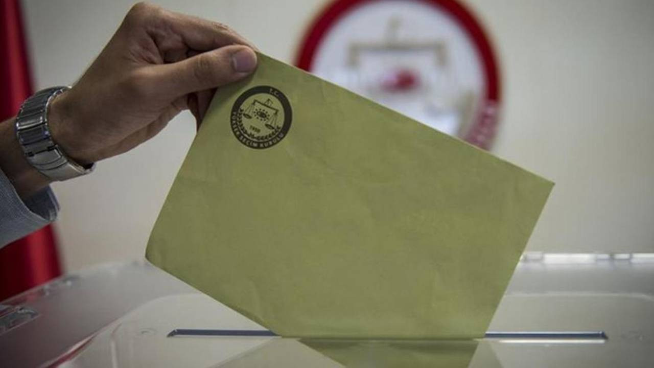 Polimetre yöneticisi: 14 günde seçmenin oy tercihinde oluşan değişiklik normal değil