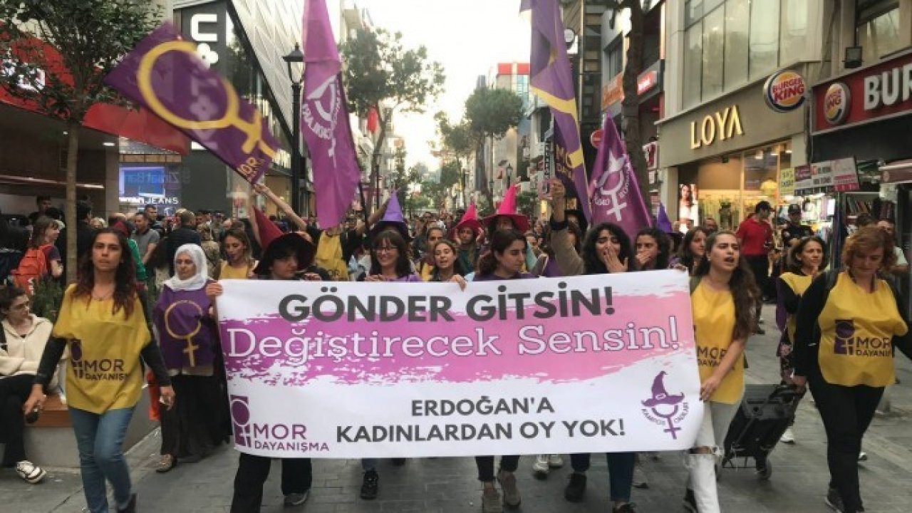 Mor Dayanışma üyesi dört kadın gözaltına alındı