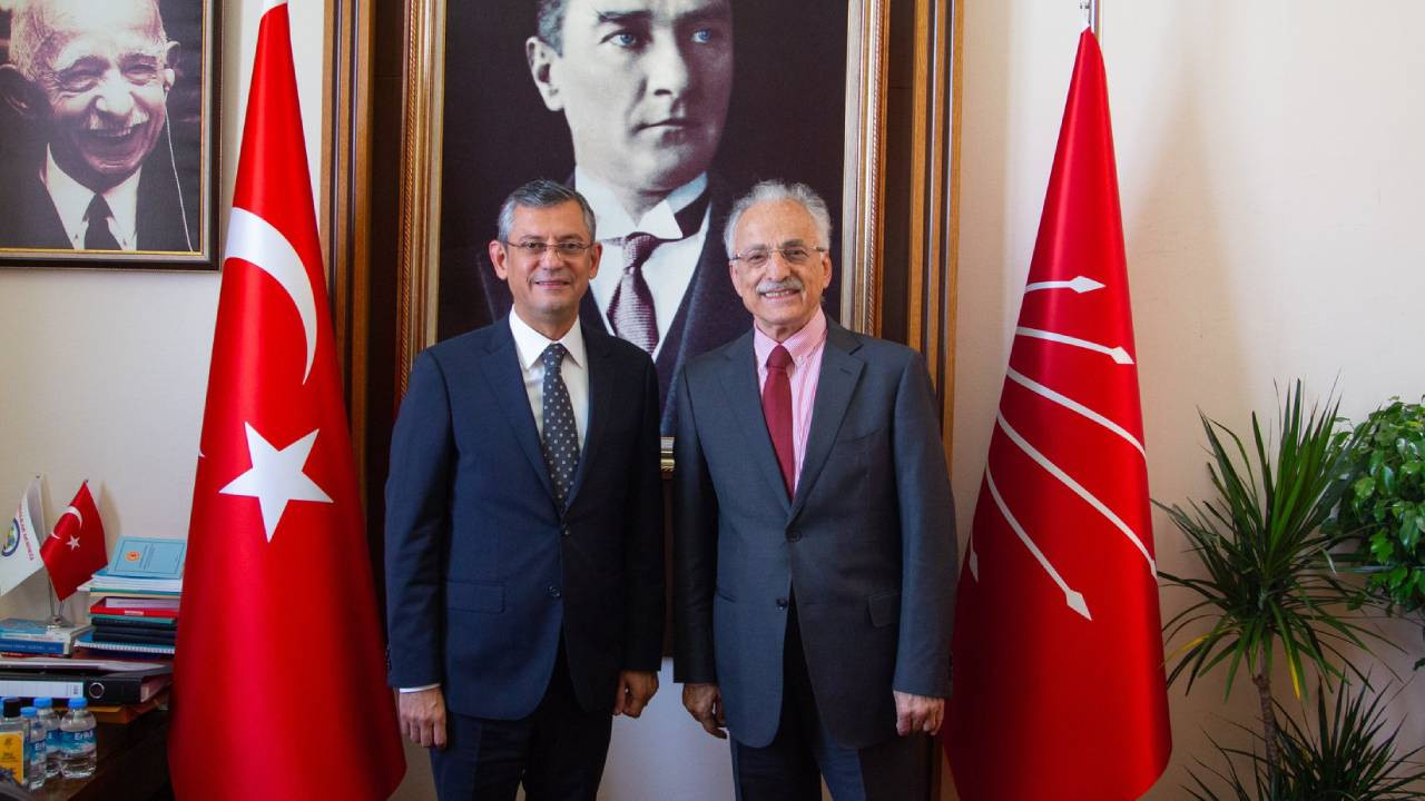 Murat Karayalçın, CHP Grup Başkanı Özgür Özel'i ziyaret etti