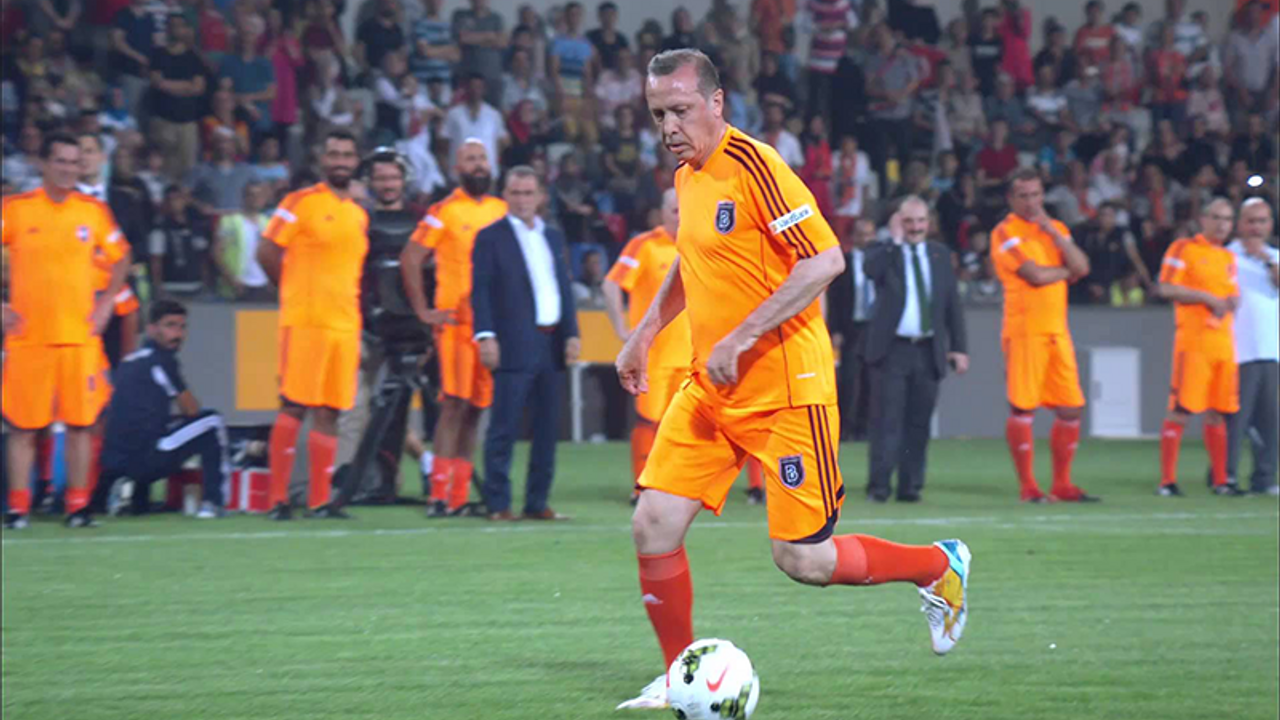 Erdoğan futbola da el attı