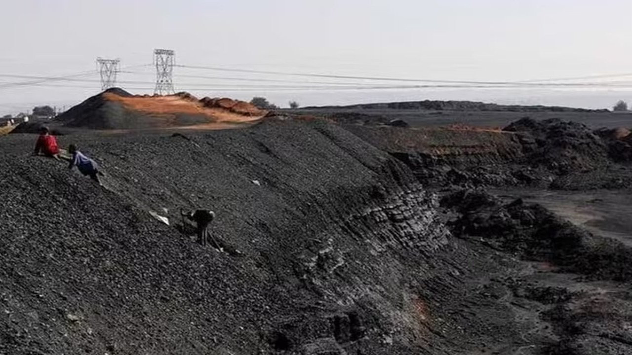 Güney Afrika'da terk edilmiş madende metan gazı patlaması: 31 kaçak madenci öldü