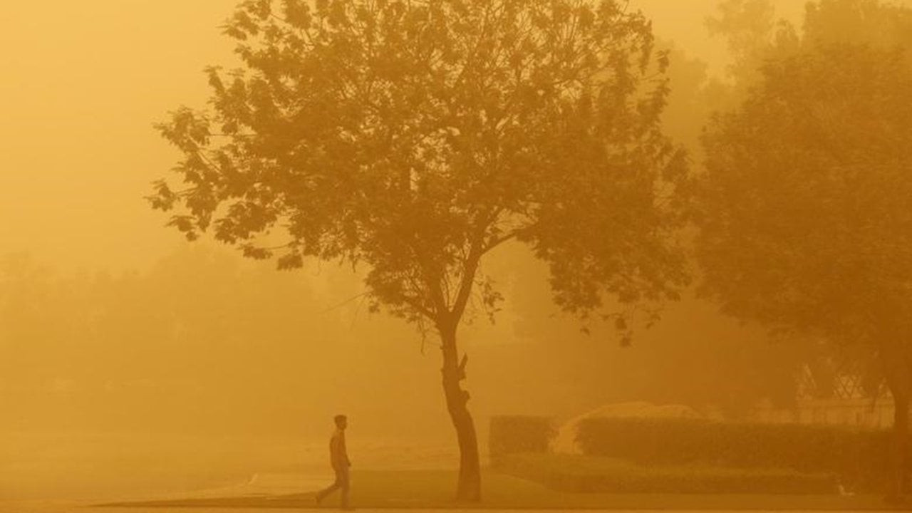 İran’da kum fırtınası: 300'den fazla kişi hastanelik oldu