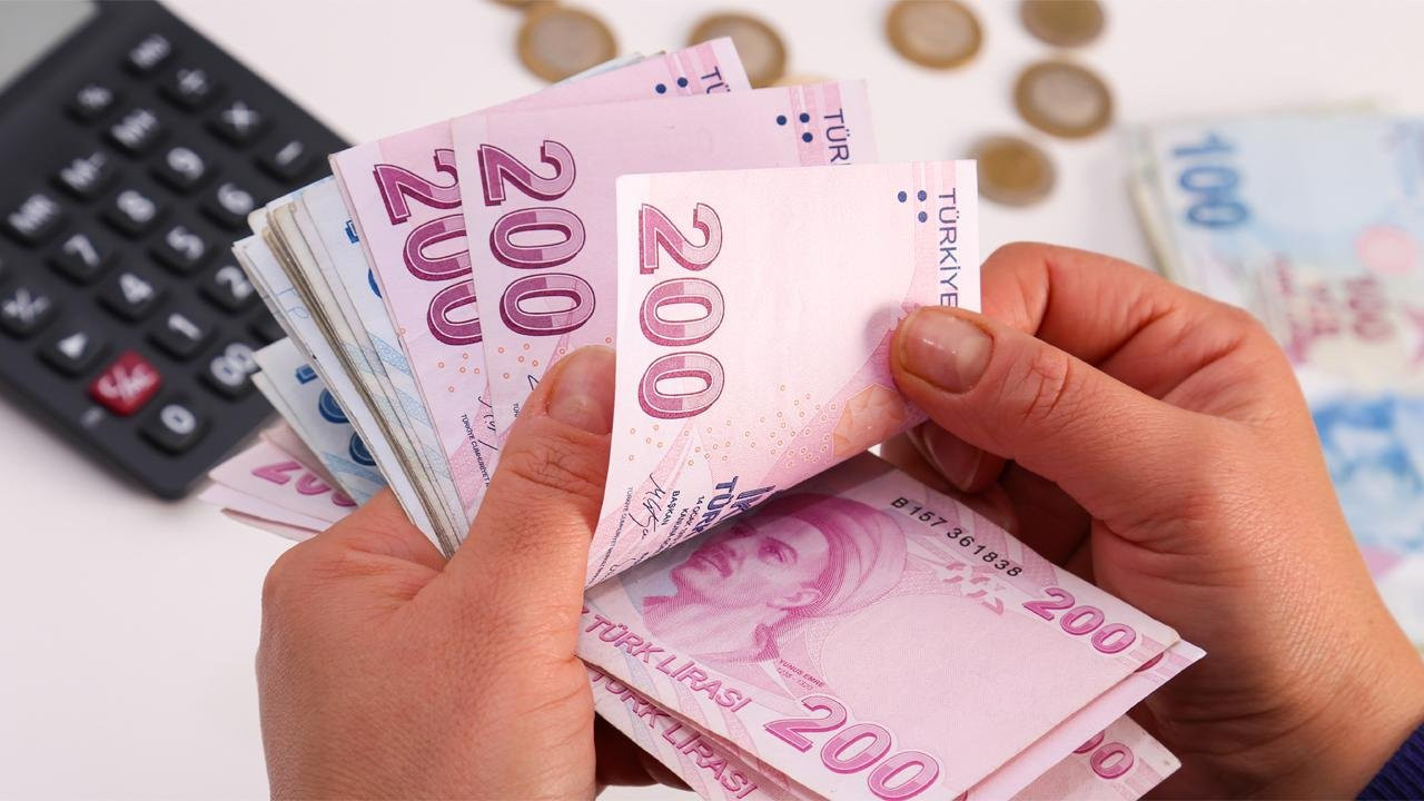 Merkez Bankası dolar, faiz ve enflasyon tahminini yukarı doğru revize etti