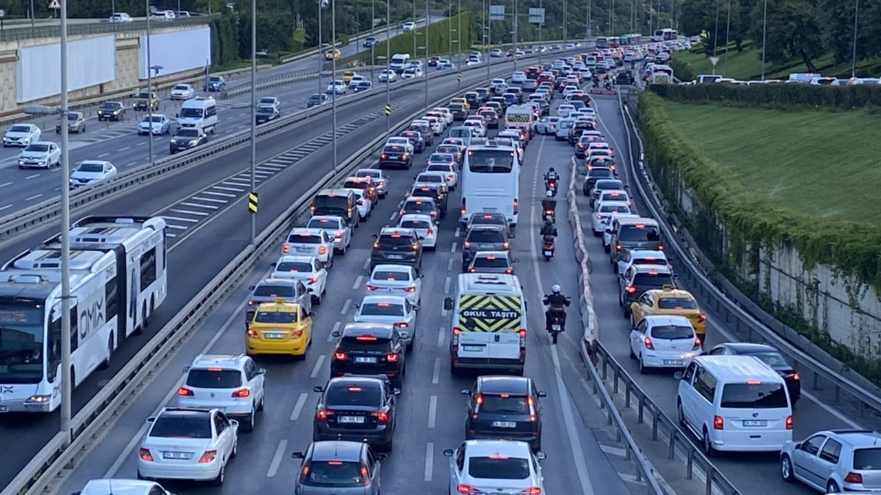 Ankara'ya giriş noktalarında bayram dönüşü yoğunluğu sürüyor