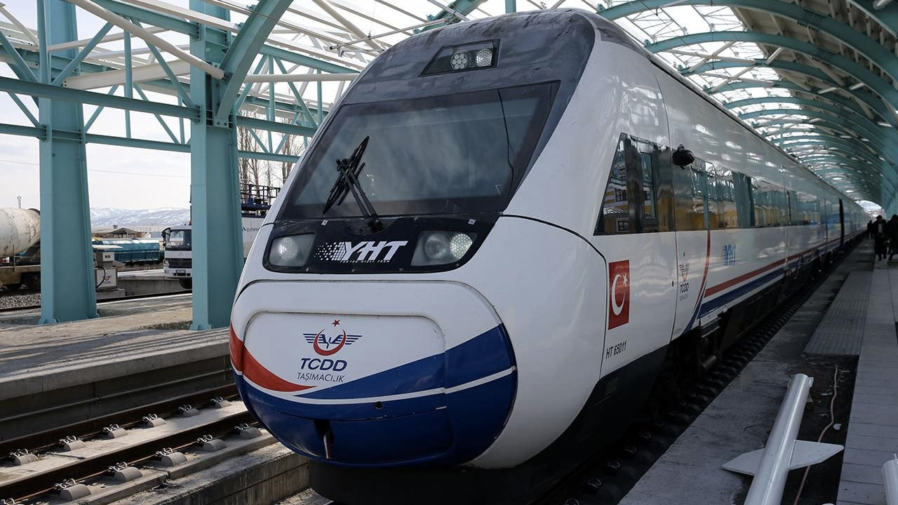 Hızlı tren biletlerine zam