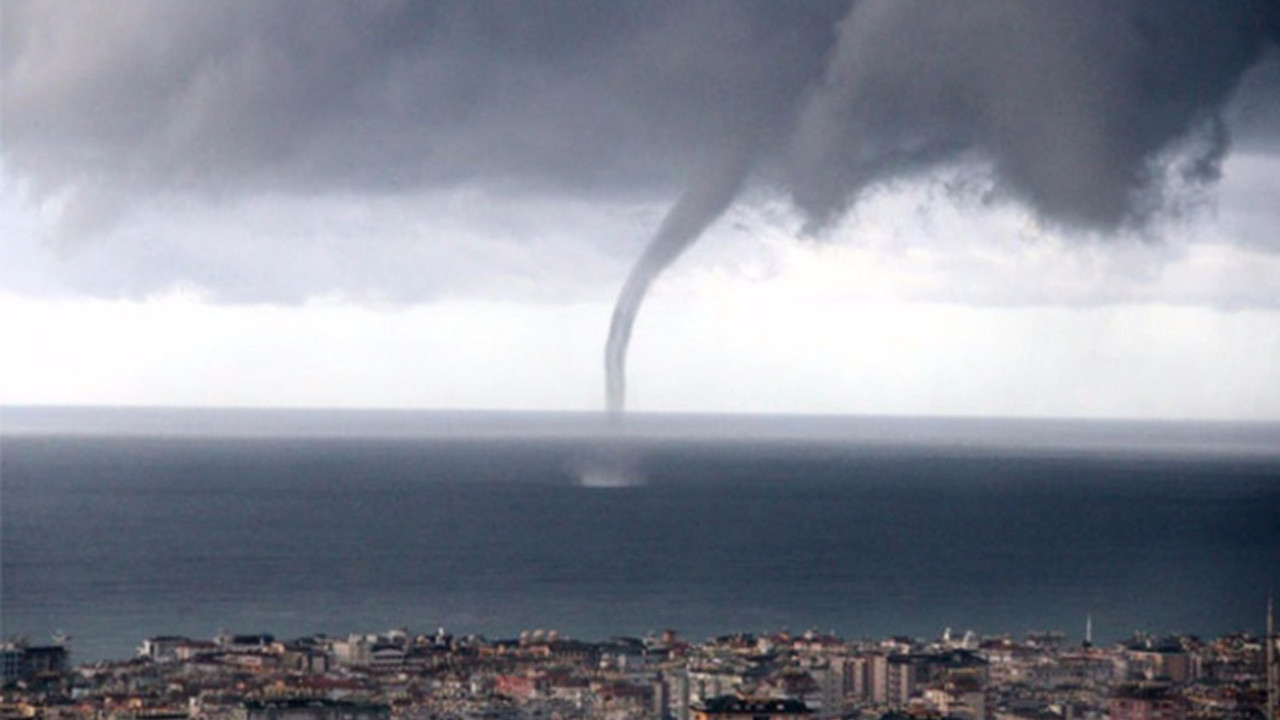 Antalya'da hortum: 28 yaralı