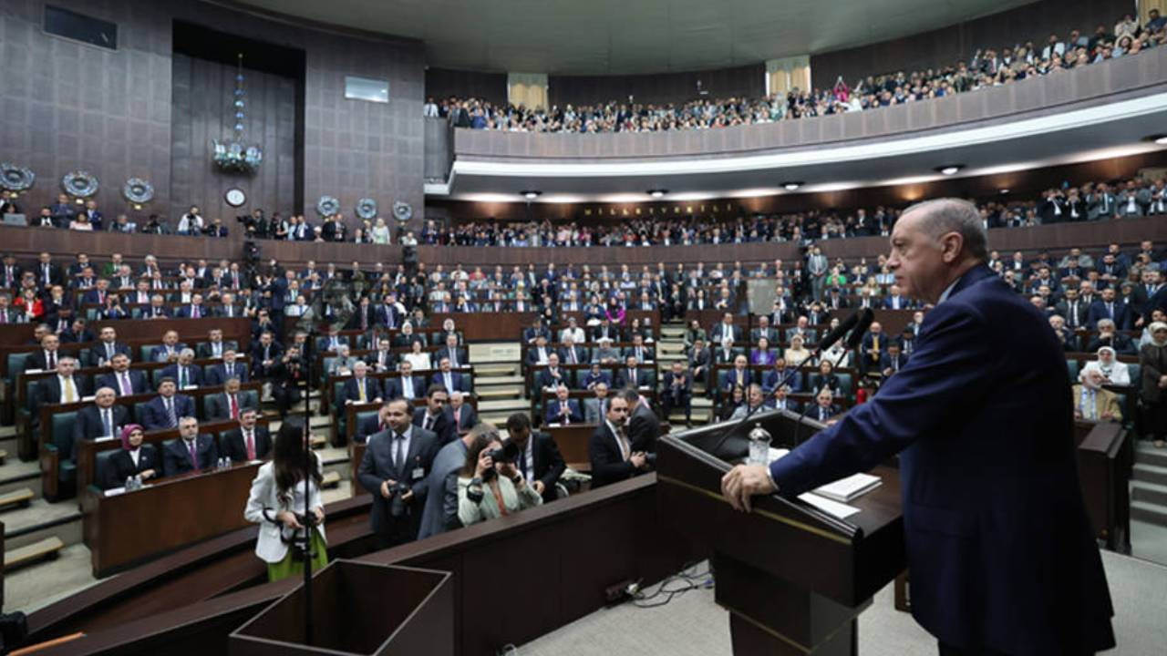 Erdoğan'dan AKP kurmaylarına 'Sahayı boş bırakmayın' talimatı: Ekimde kampa girecekler