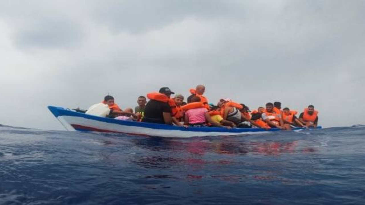 İtalya'nın Lampedusa Adası açıklarında göçmen teknesi battı: En az 41 kişi öldü