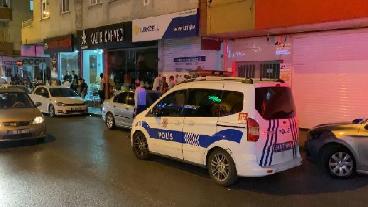 Küçükçekmece'de motosikletli kişiler silahla iş yerine saldırdı: Bir kişi öldü
