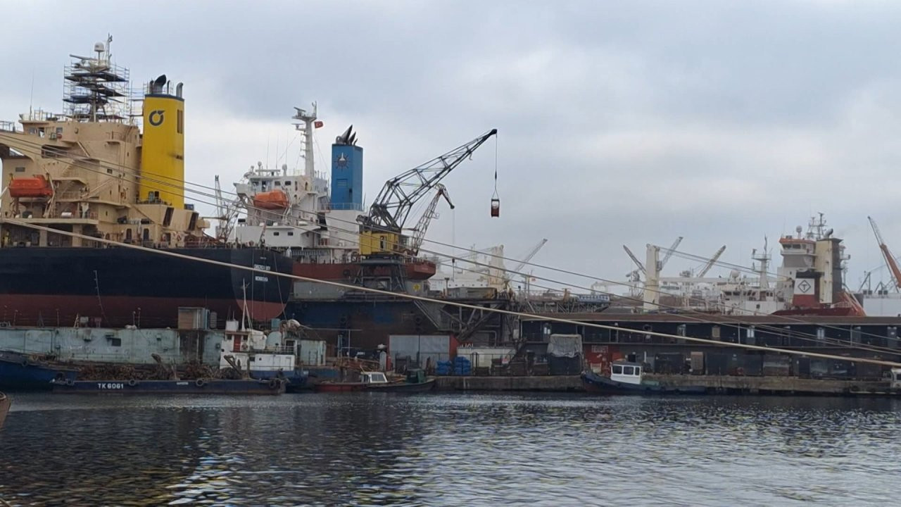 Tuzla Tersaneler'deki patlamada bir işçi öldü