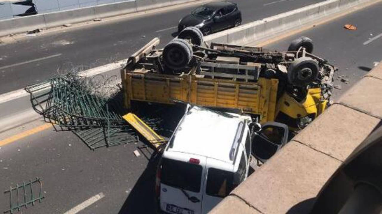 Ankara'da hafriyat kamyonu alt geçide düştü: İki yaralı