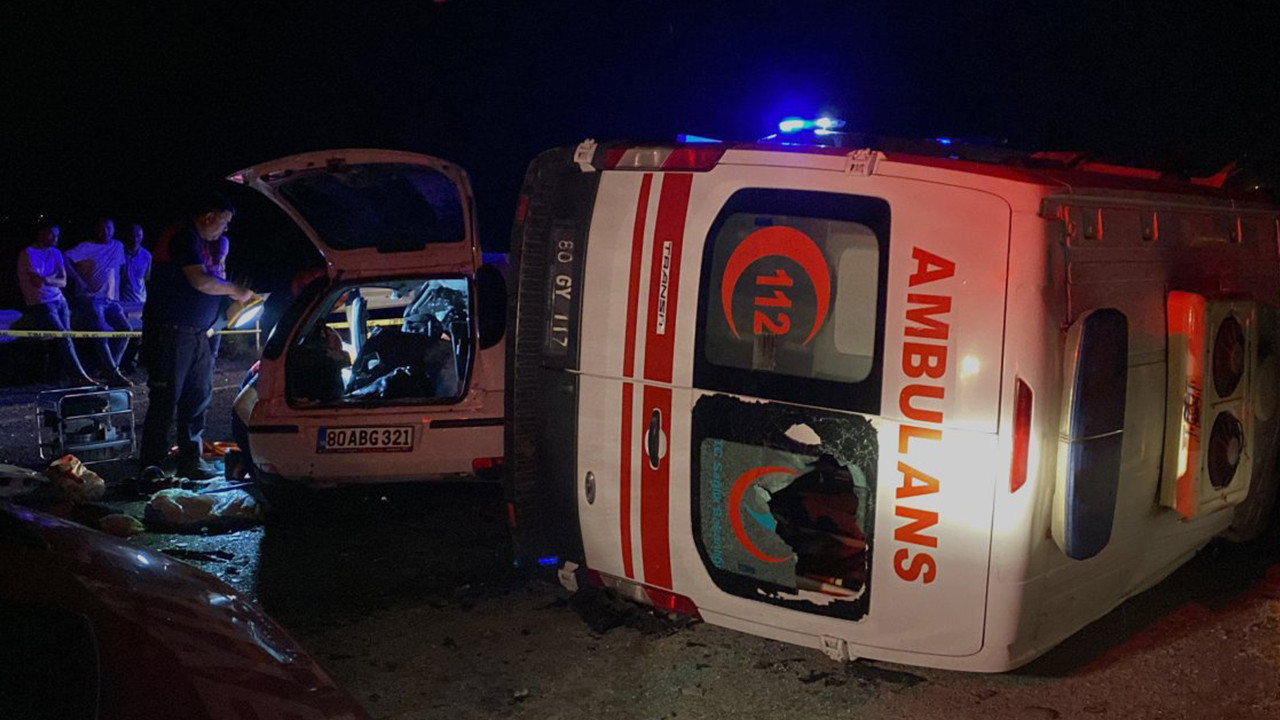 Osmaniye'de ambulans ile otomobil çarpıştı: 3 ölü, 3 yaralı