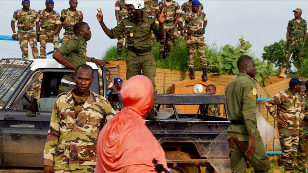 Batı ve Orta Afrika'daki 'darbeler kuşağı': Nijer'in ardından sıra Gabon'da mı?