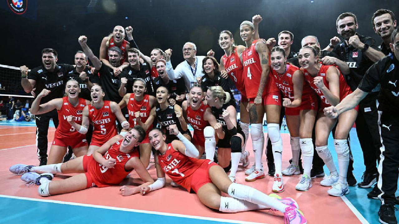 A Milli Kadın Voleybol Takımı şampiyonluk için sahaya çıkıyor