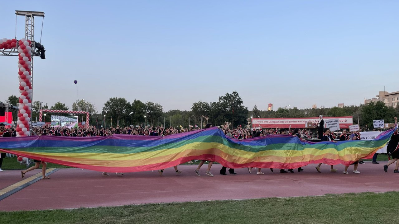 ODTÜ’lü iki öğrenciye gökkuşağı bayrağı soruşturması